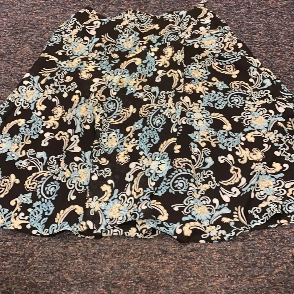 JM Woman sheer lined skirt sz. 16 W